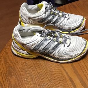 Men’s size 9 Adidas sneakers